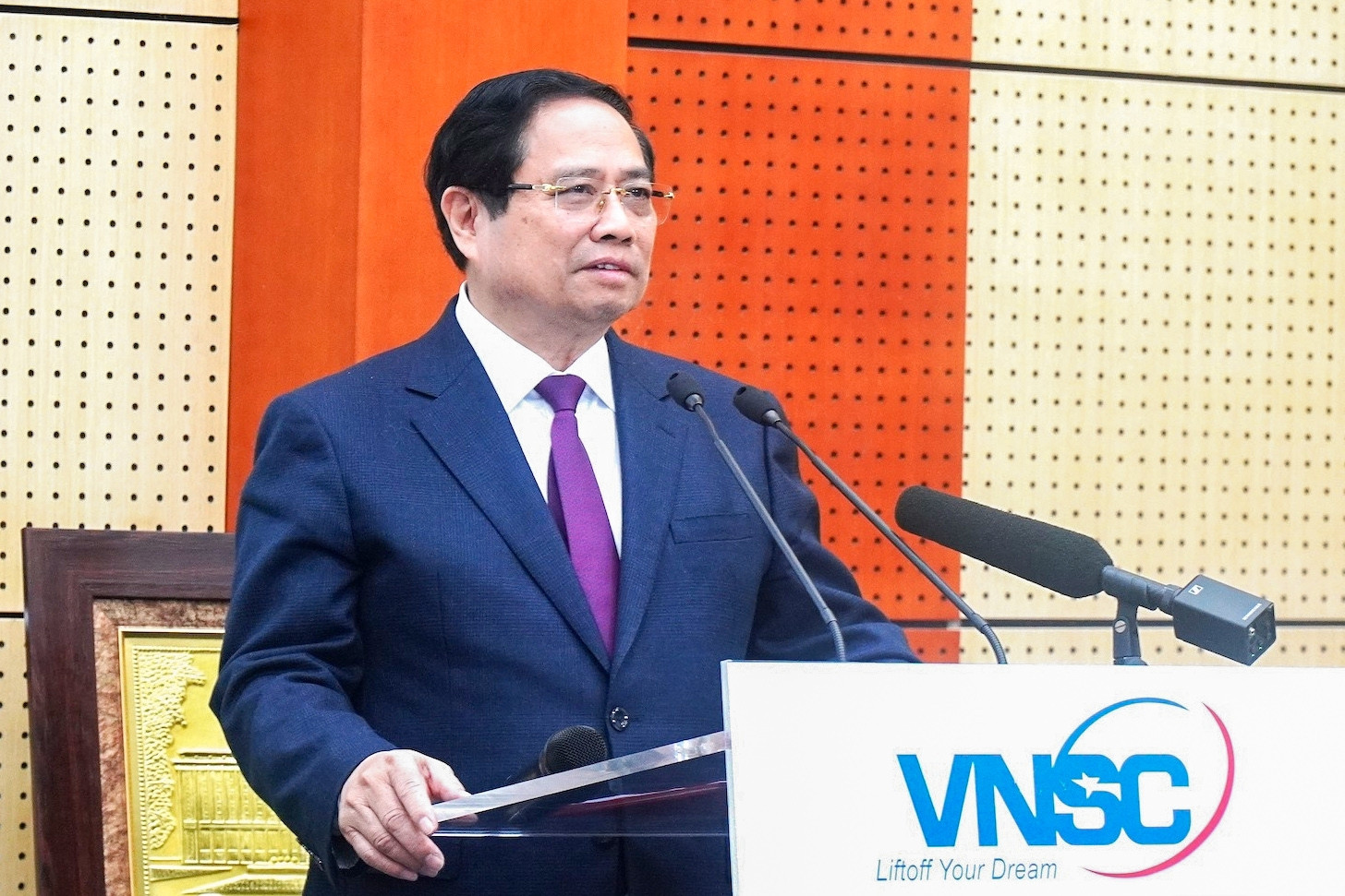 Thủ tướng: Công nghệ vũ trụ là lĩnh vực chiến lược cần ưu tiên đầu tư