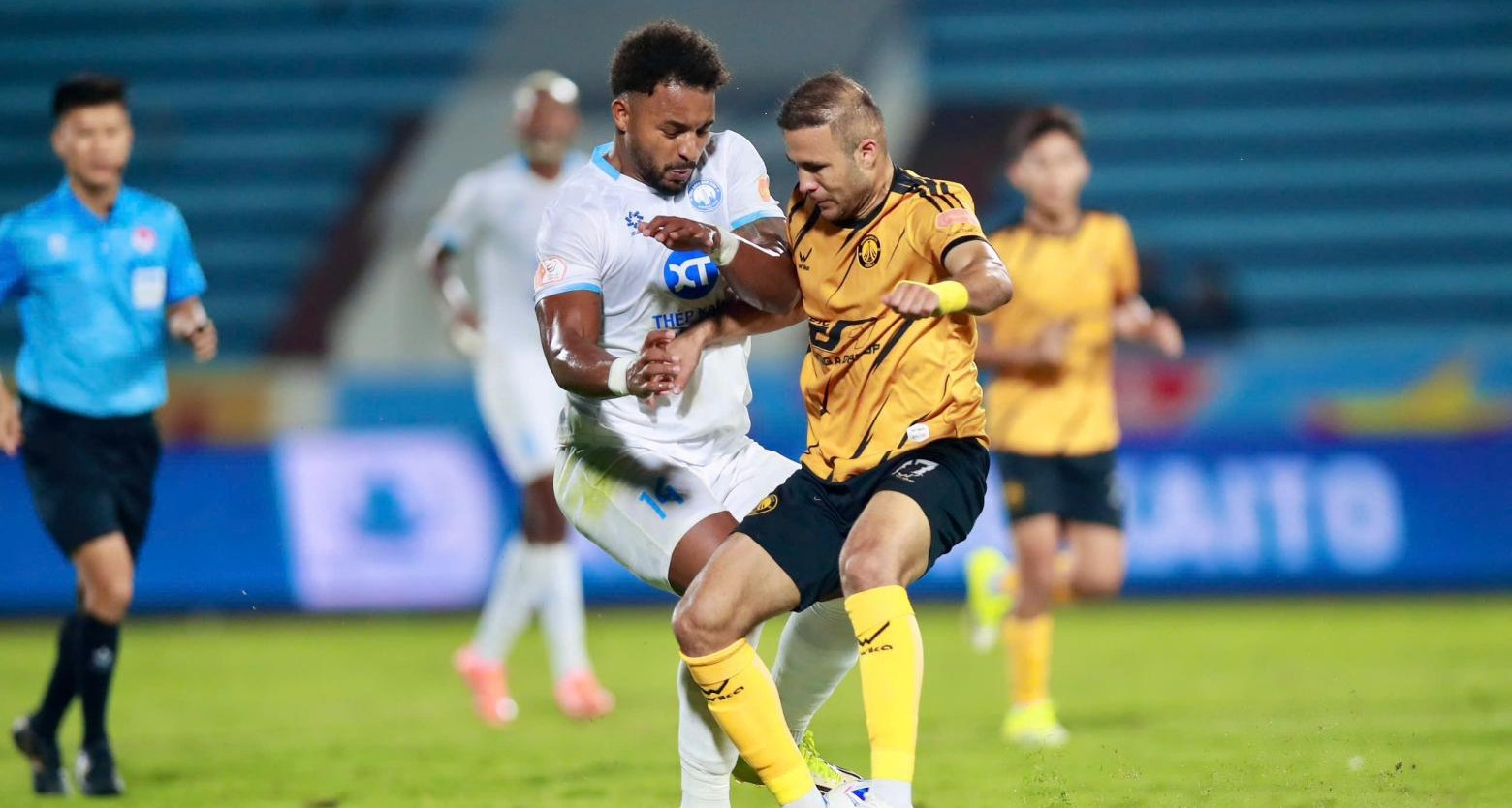 Xuân Son ghi dấu ấn, Nam Định thắng trận thứ ba liên tiếp