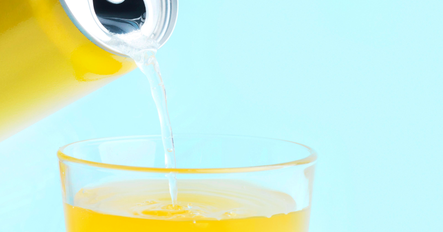 Uống 2 lon nước tăng lực trong đêm, người đàn ông 33 tuổi liệt hai chân