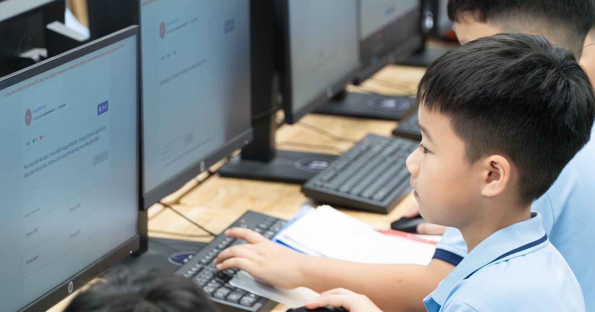 Gần 150.000 học sinh tranh tài vòng Quốc gia Violympic 2025-2026 với công nghệ giám sát AI
