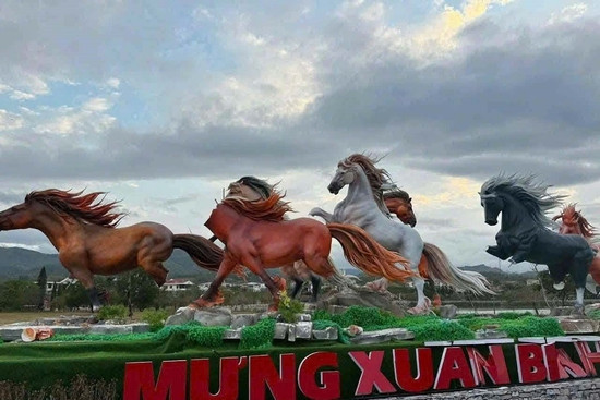 Bản tin chiều 14/3: Bất ngờ về 2 'thủ phạm' đập gãy linh vật 400 triệu đồng