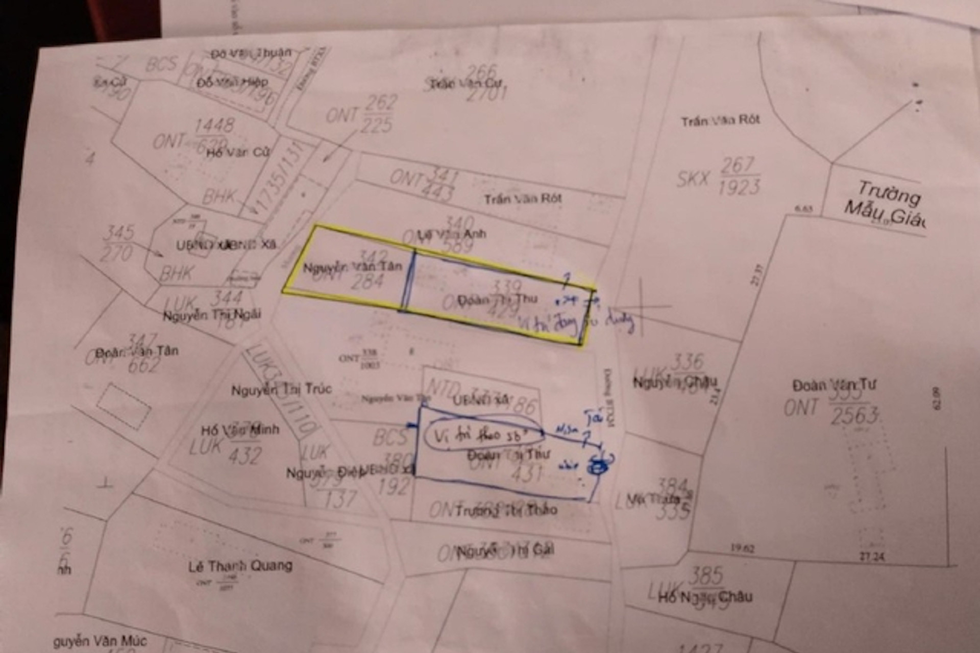 Anh em tranh chấp thừa kế 200m2 đất không di chúc; tá hoả bất thường trong sổ đỏ