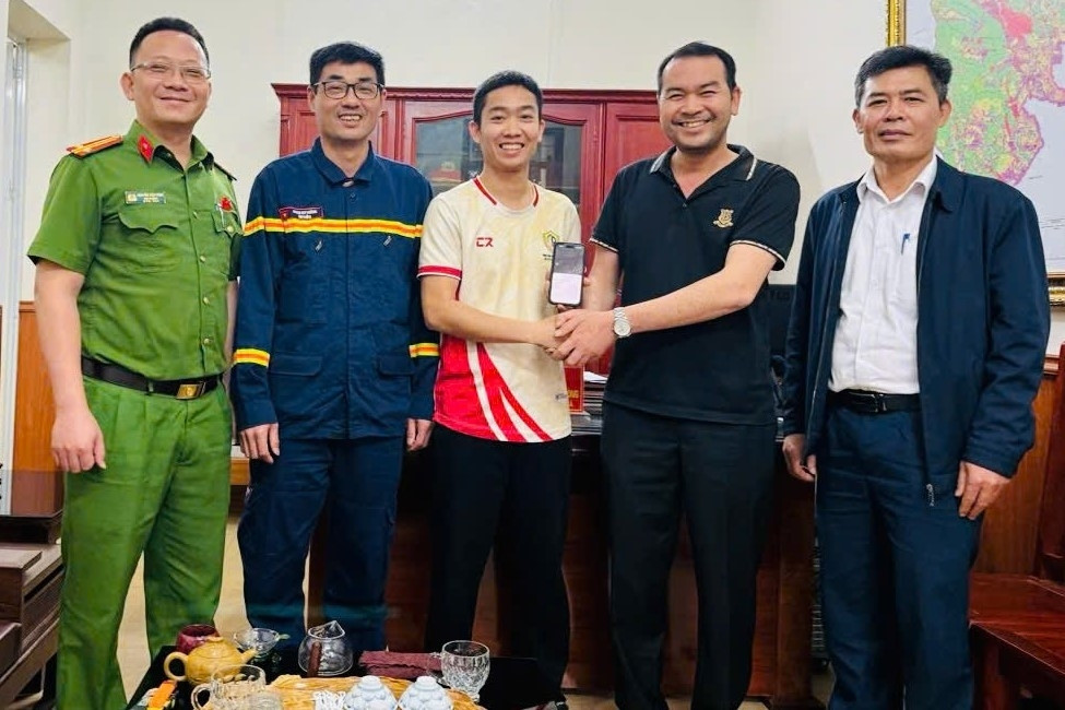 Chiến sỹ công an Thanh Hóa trả lại 500 triệu đồng cho người chuyển nhầm