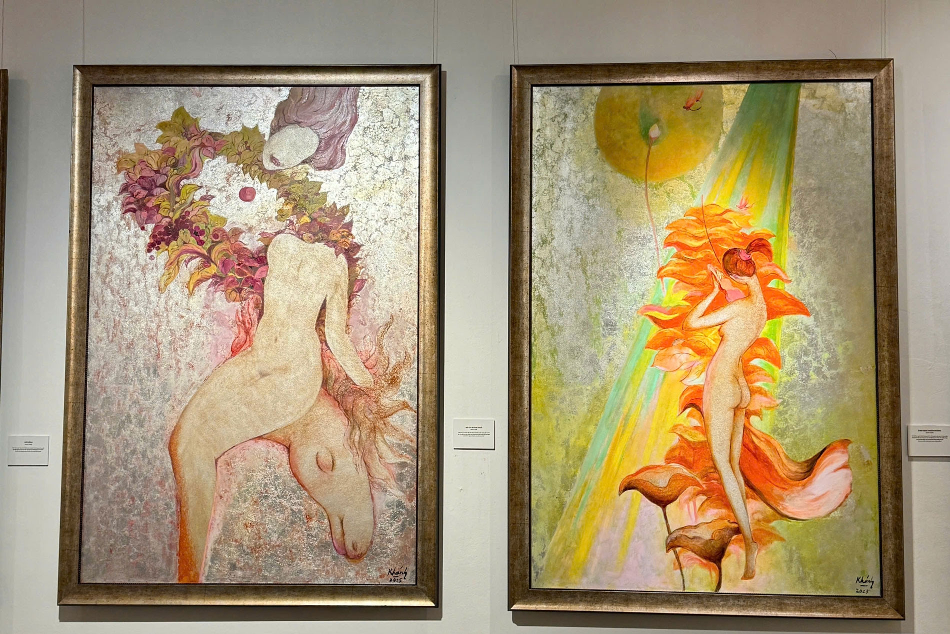 Đào Anh Khánh gây ấn tượng tại triển lãm chung với con gái