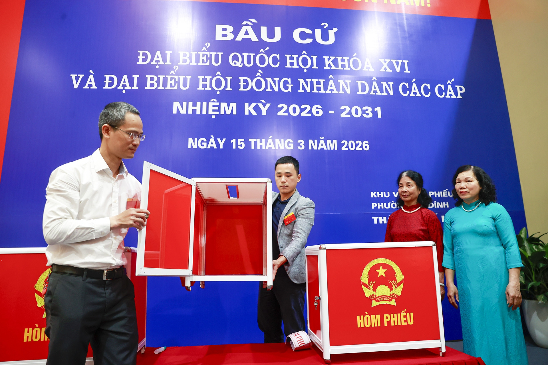 Diễn tập bầu cử sẵn sàng cho ngày hội non sông