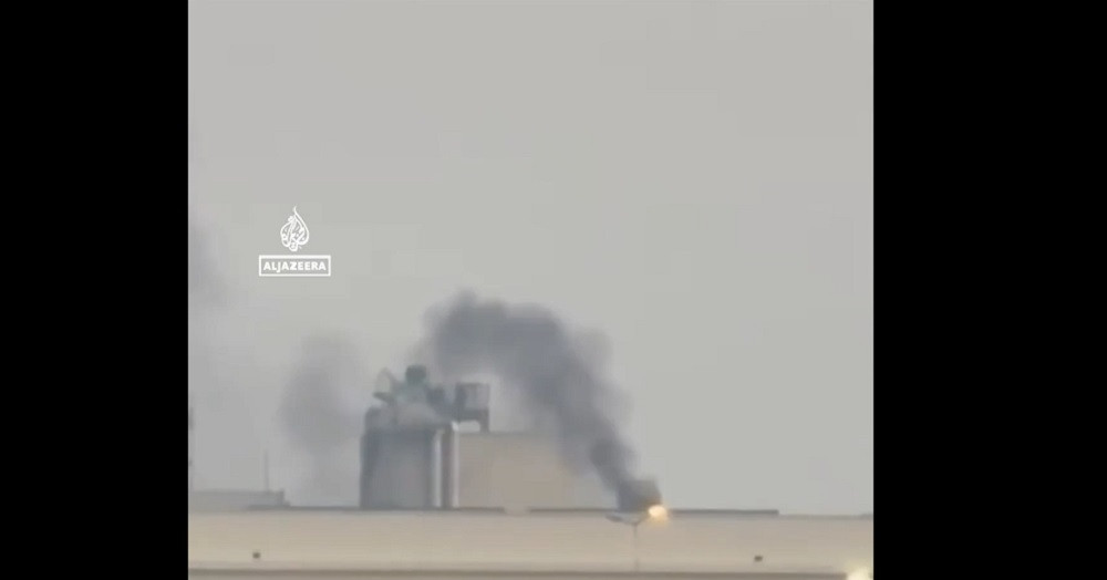 Hình ảnh khói đen bốc lên từ đại sứ quán Mỹ ở Iraq