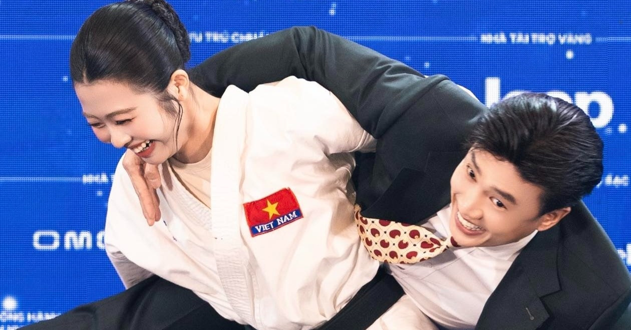 Quốc Trường được người đẹp bế thốc xoay vòng, MC Minh Trang VTV 'càng ngắm càng mê'