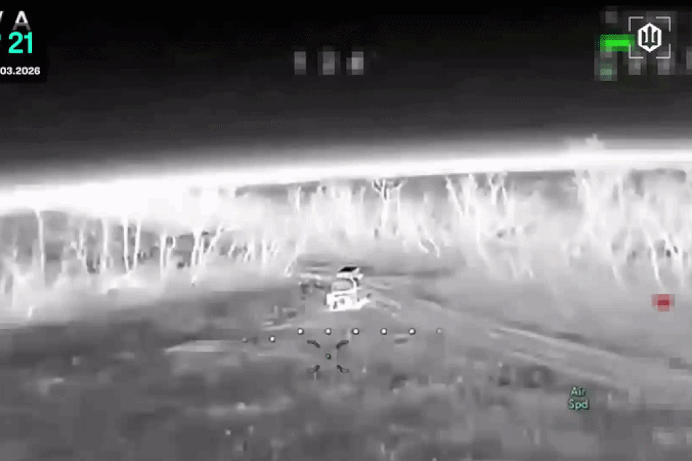 YBuk 1 ezgif.com resize.gif