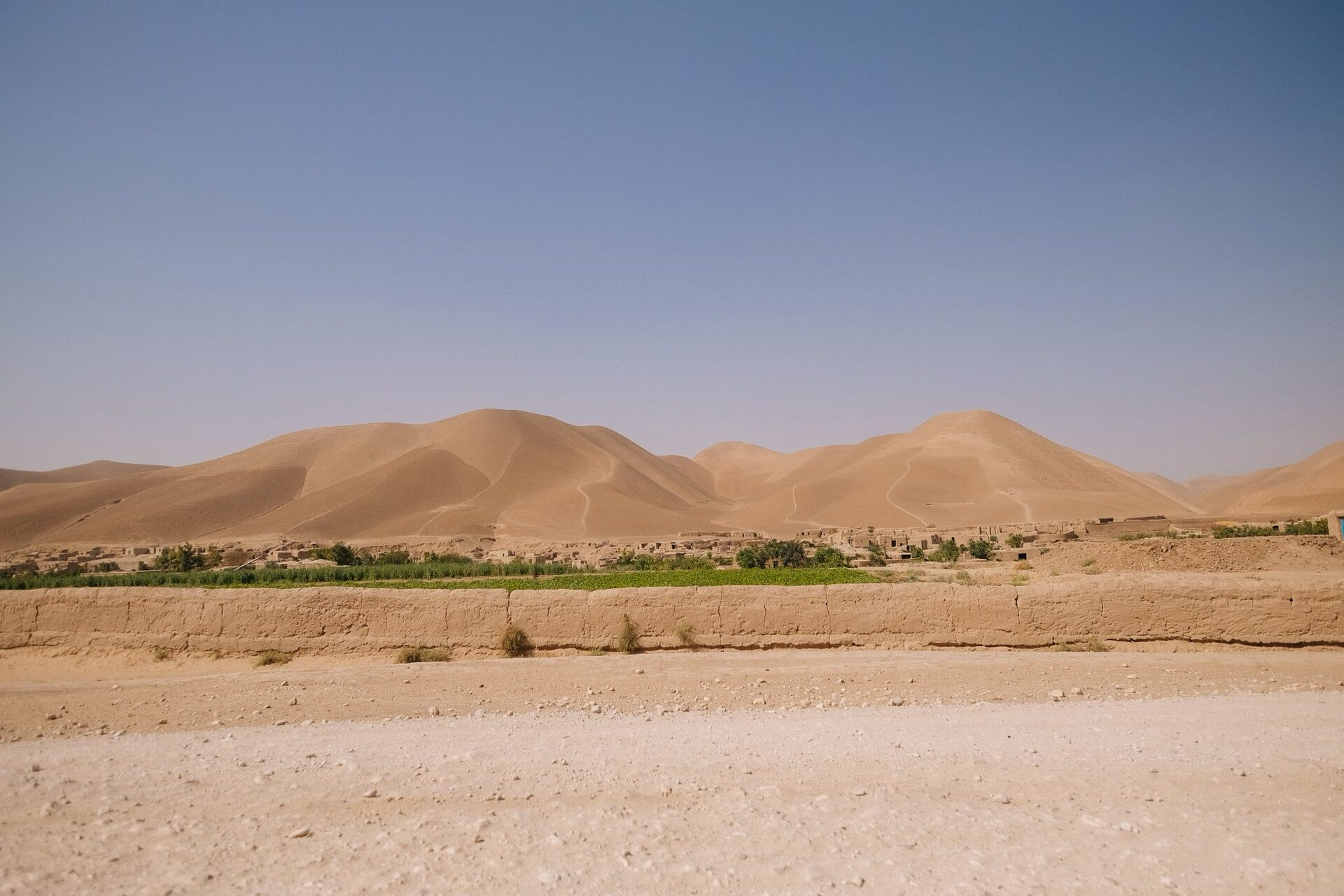 https://static-images.vnncdn.net/vps_images_publish/000001/000003/2026/3/15/afghanistan3-3732.jpg
