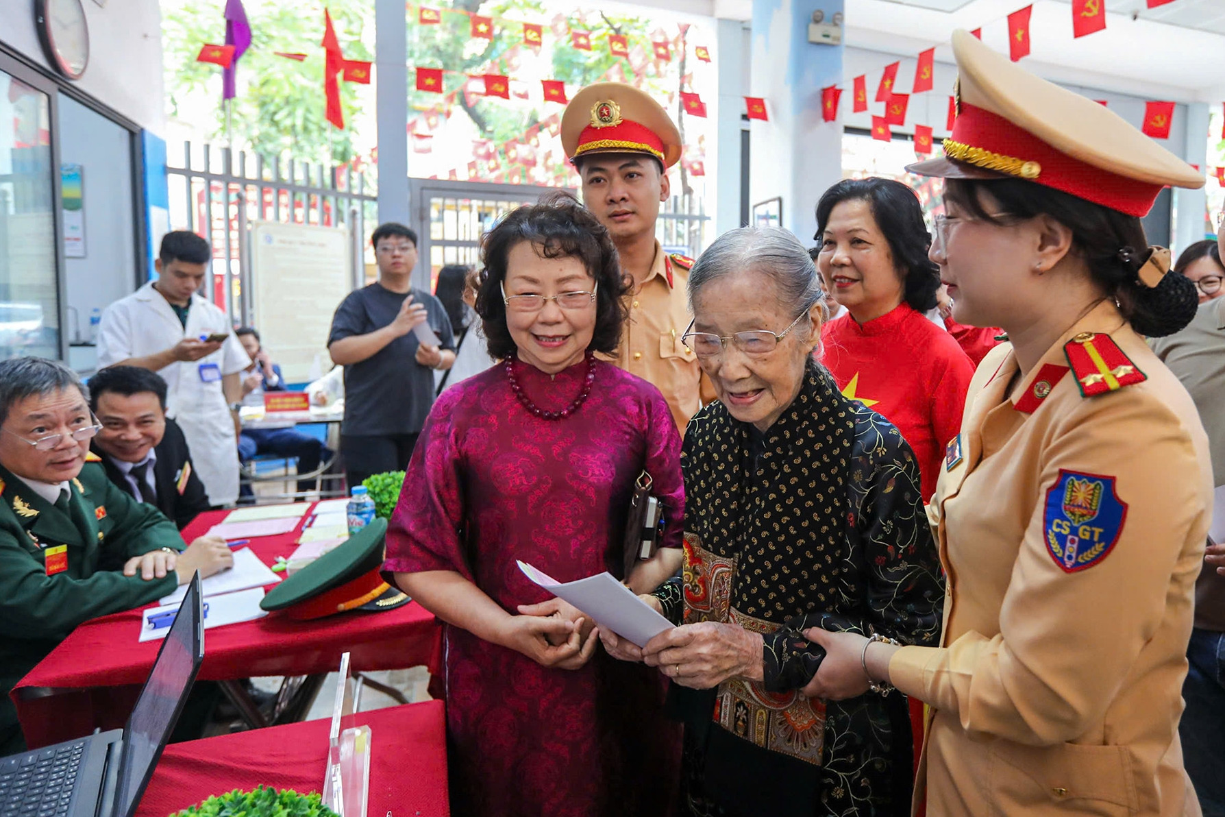 Cả nước đã có hơn 61 triệu cử tri đi bầu cử