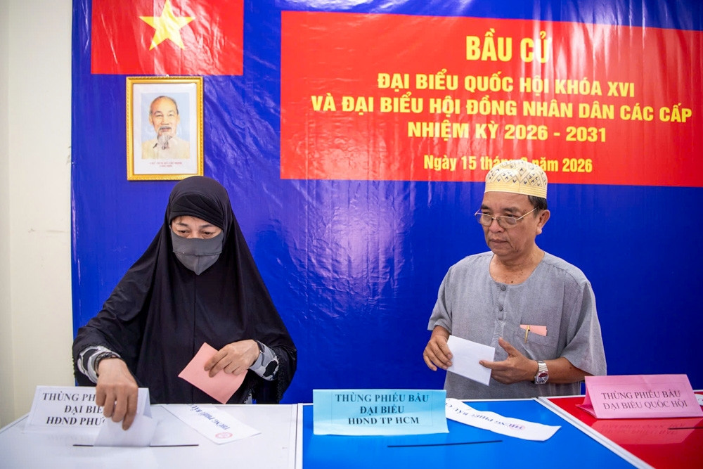  Cử tri người Chăm theo đạo Hồi ở TPHCM đi bầu cử từ sớm trong tháng Ramadan 