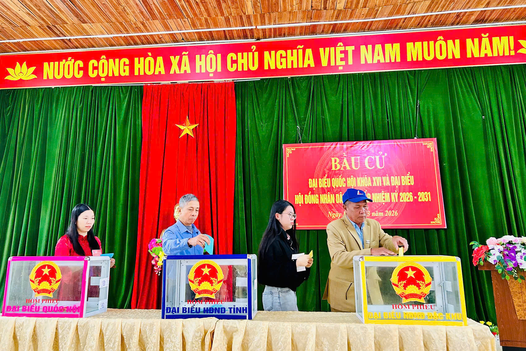https://vms-files.vietnamnet.vn/vps_images_publish/000001/000003/2026/3/15/dac-khu-co-to-2-596.jpg