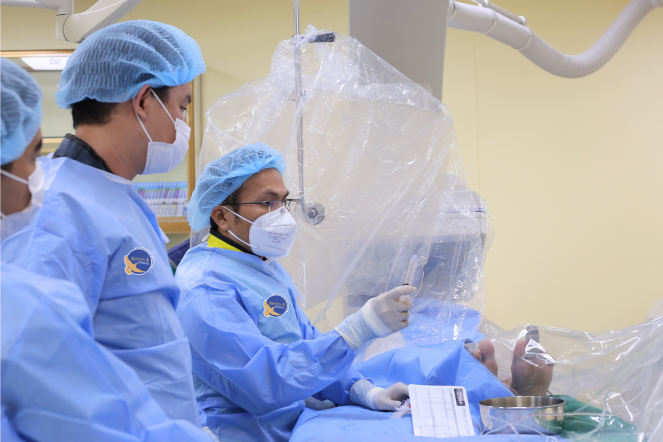 Đang dự tiệc, người phụ nữ bị nhồi máu cơ tim