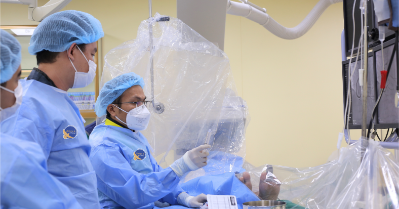 Đang dự tiệc, người phụ nữ bị nhồi máu cơ tim