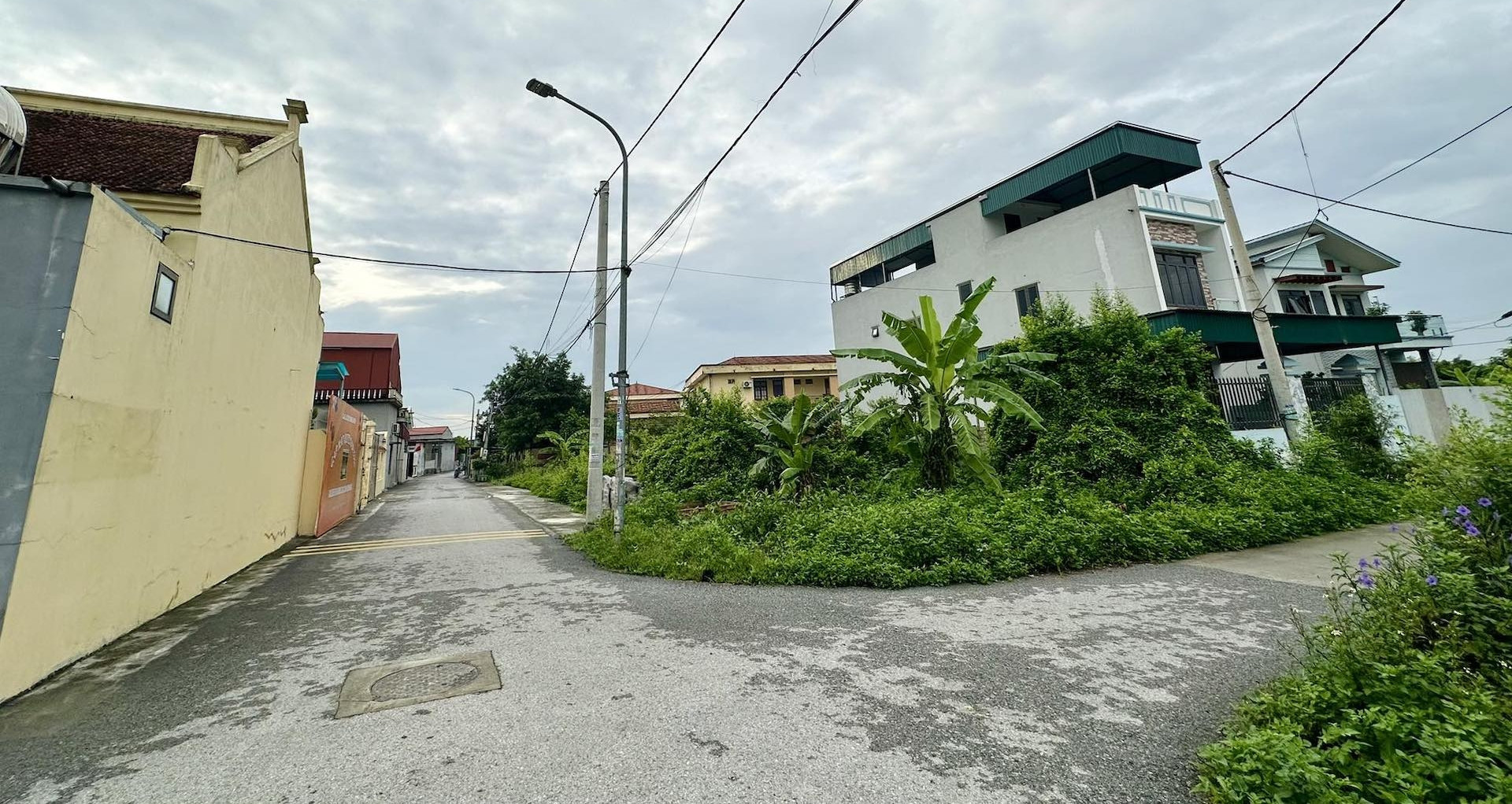 Đất vườn có sổ đỏ từ 1993, khi chuyển sang đất ở tính tiền sử dụng đất thế nào?