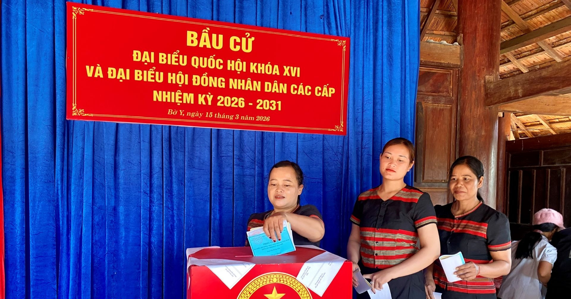 Đồng bào vùng cao Quảng Ngãi rạng ngời niềm tin trong ngày hội non sông