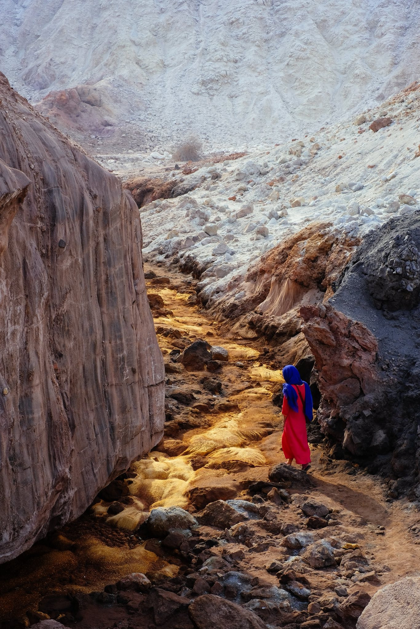 https://static-images.vnncdn.net/vps_images_publish/000001/000003/2026/3/15/du-lich-iran-3724.jpg