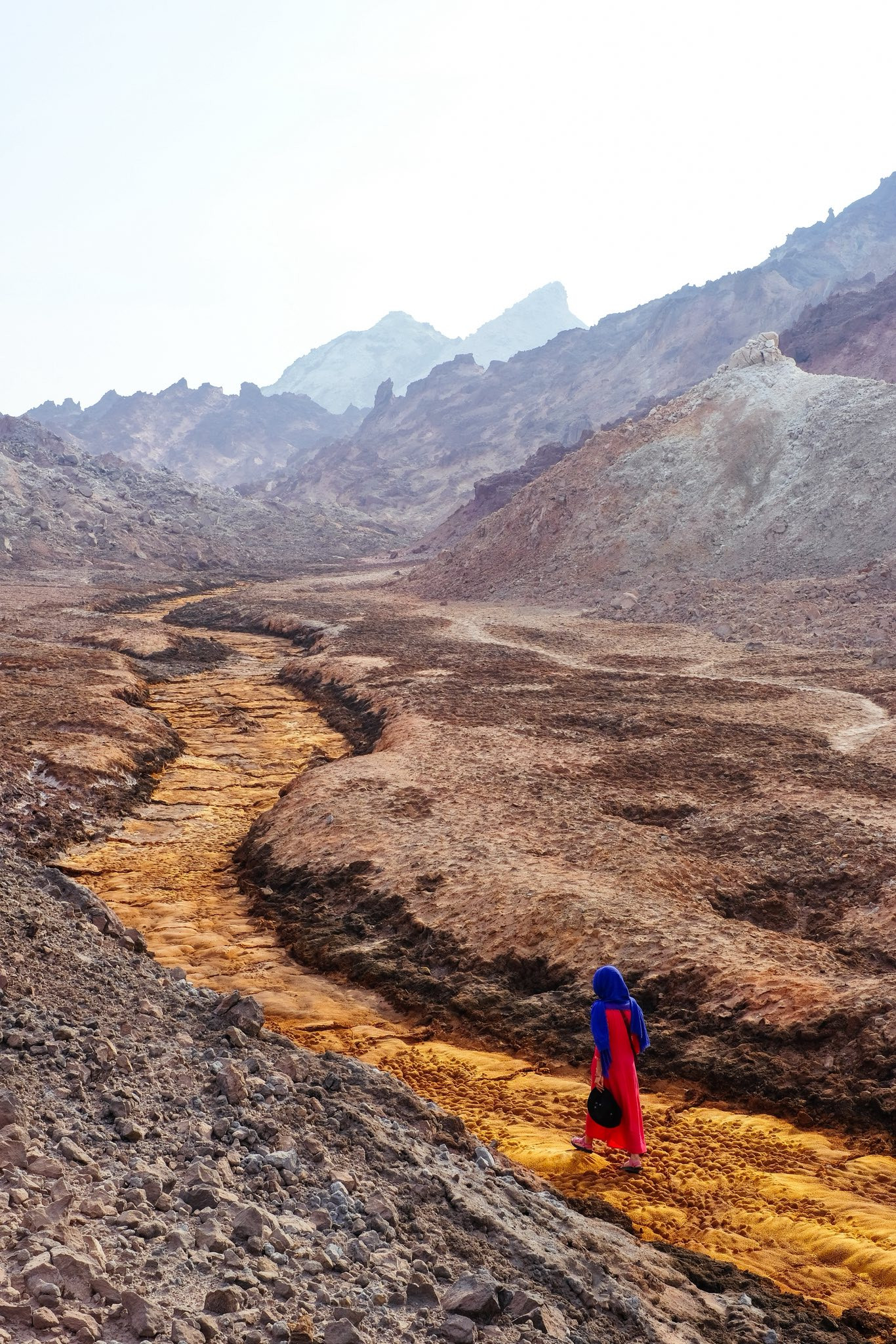https://static-images.vnncdn.net/vps_images_publish/000001/000003/2026/3/15/du-lich-iran-3726.jpg