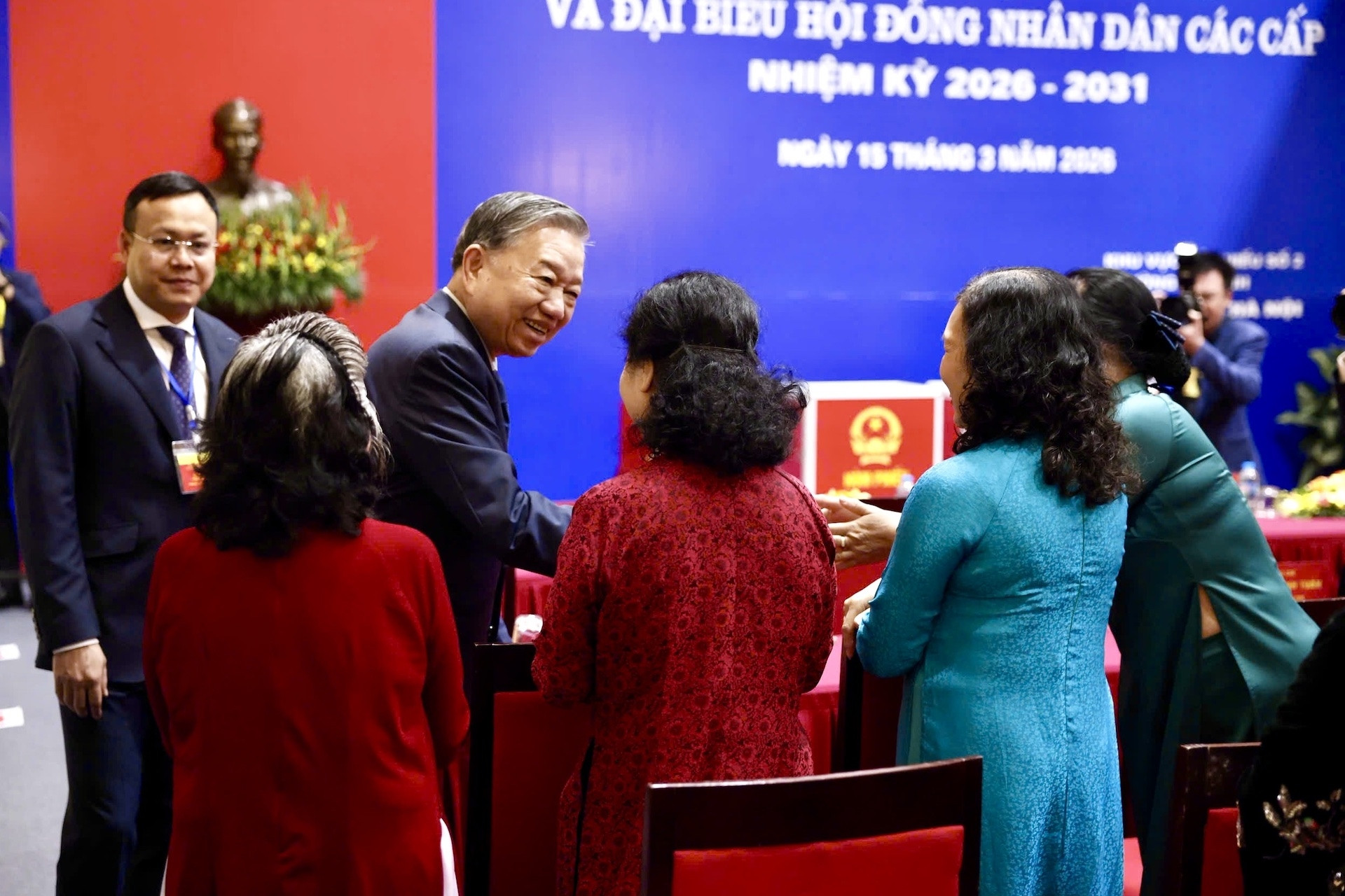 Tổng Bí thư Tô Lâm bỏ phiếu bầu cử tại phường Ba Đình