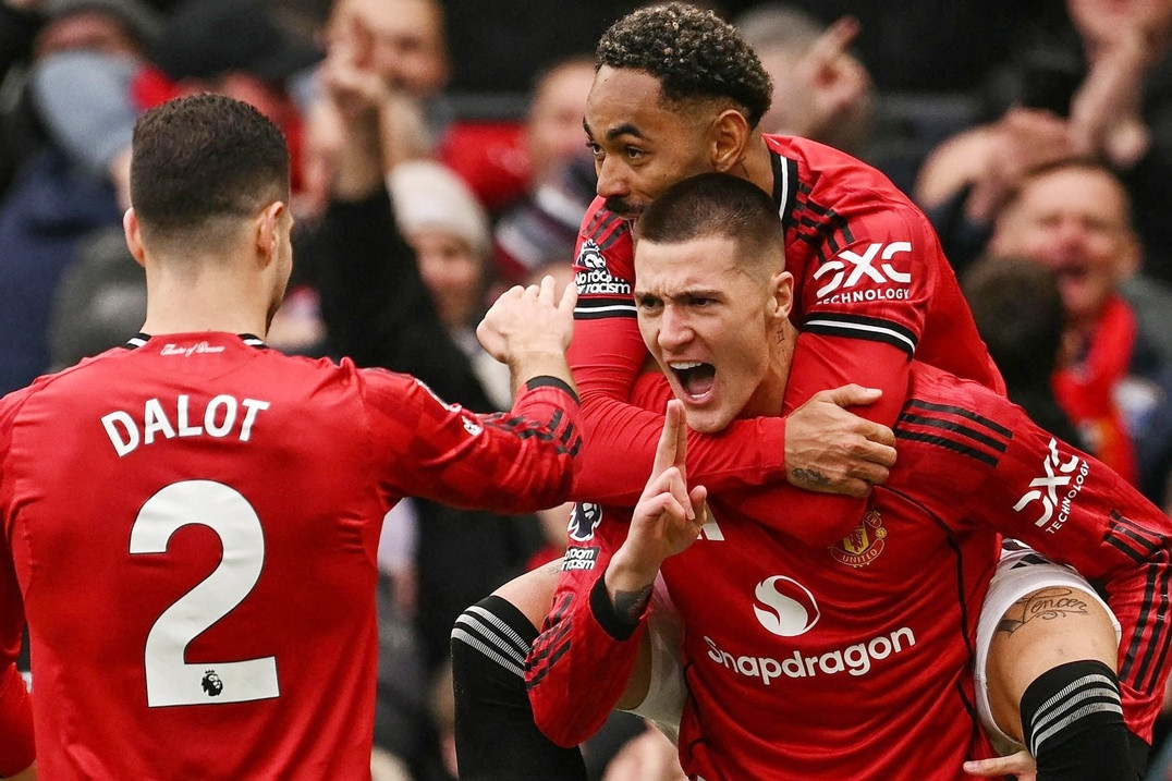 Hàng công thăng hoa, MU thổi bay Aston Villa