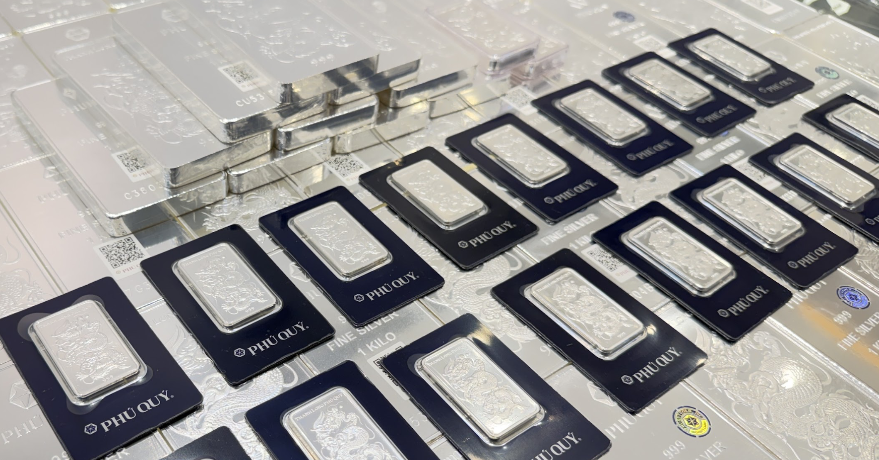 Giá bạc hôm nay 16/3/2026 lại bị 'thổi bay' hàng triệu đồng, về sát 80 triệu đồng/kg