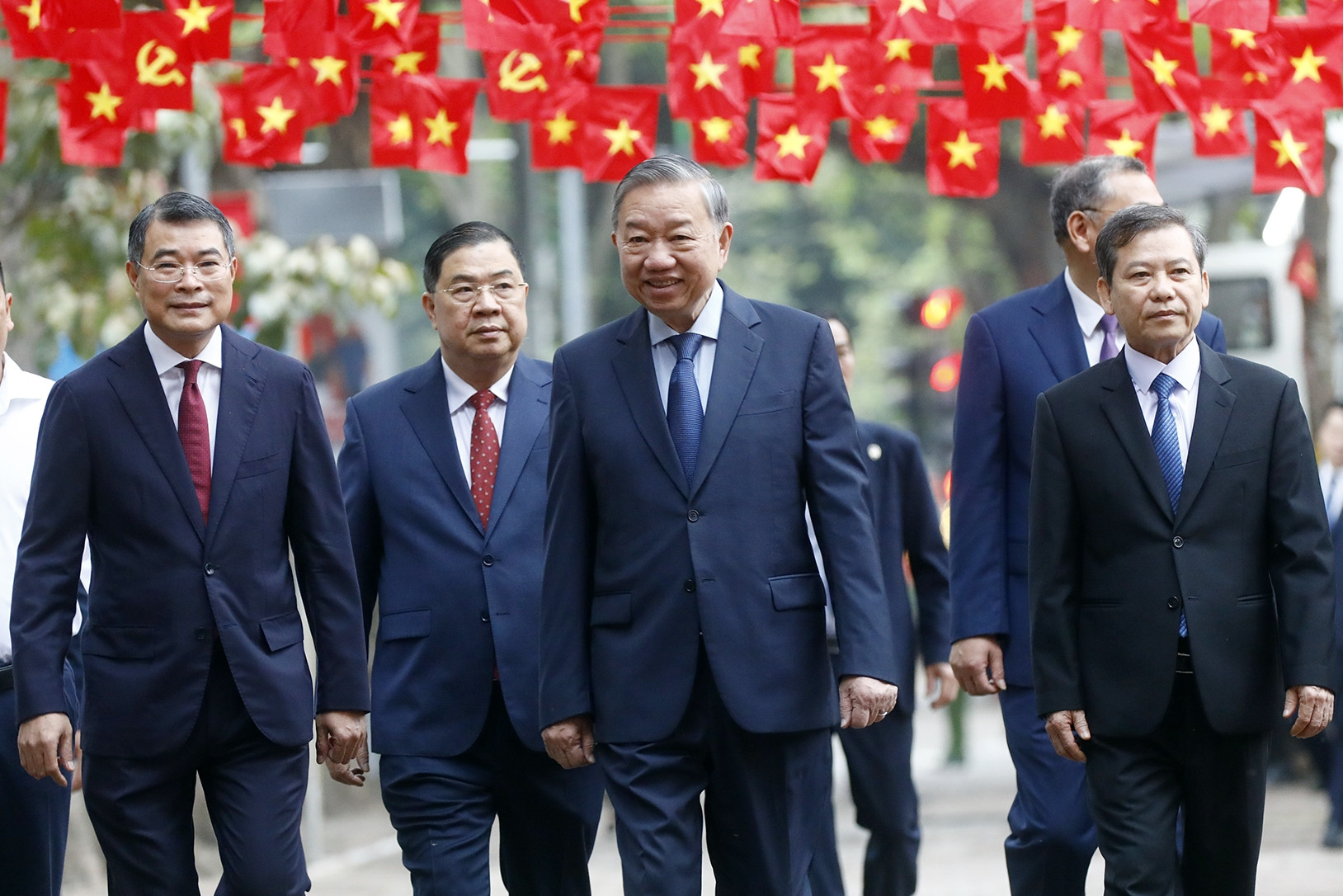 Lãnh đạo Đảng, Nhà nước thực hiện quyền cử tri