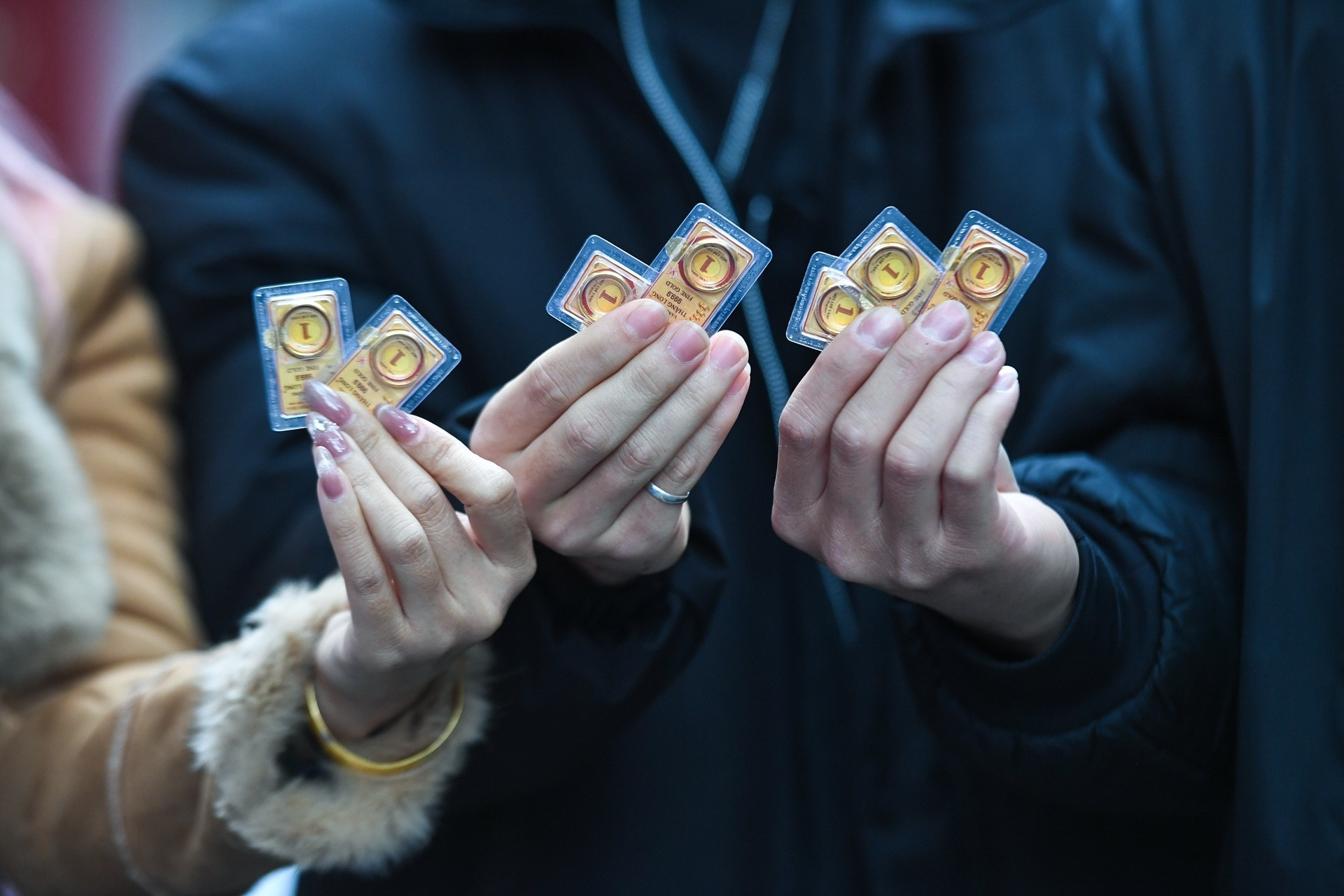 Giá vàng hôm nay 16/3/2026 giảm sâu, vàng SJC còn 182,6 triệu đồng/lượng