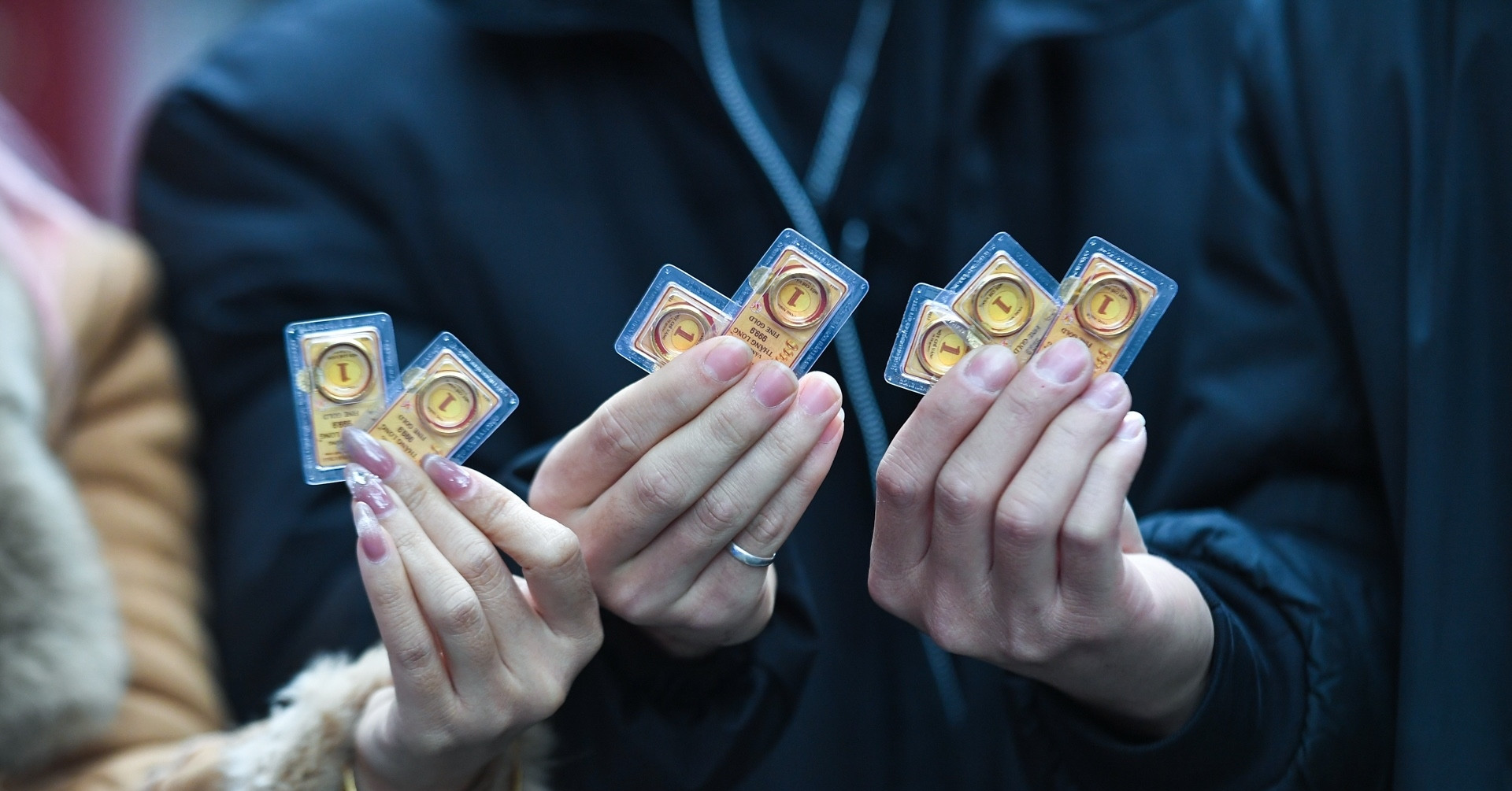 Giá vàng hôm nay 16/3/2026 giảm sâu, vàng SJC còn 182,6 triệu đồng/lượng