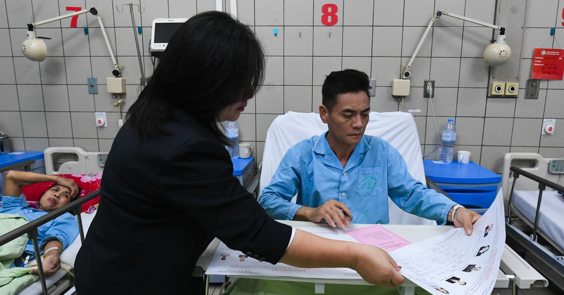 Những Lá Phiếu Đặc Biệt Từ Phòng Cấp Cứu: Cử Tri Kiên Cường Và Quyền Công Dân