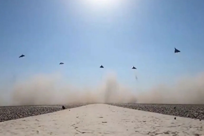 Drone 20.000 USD phá tan tành radar Giraffe 1X Mỹ 2 triệu USD tại đại sứ quán ở Iraq