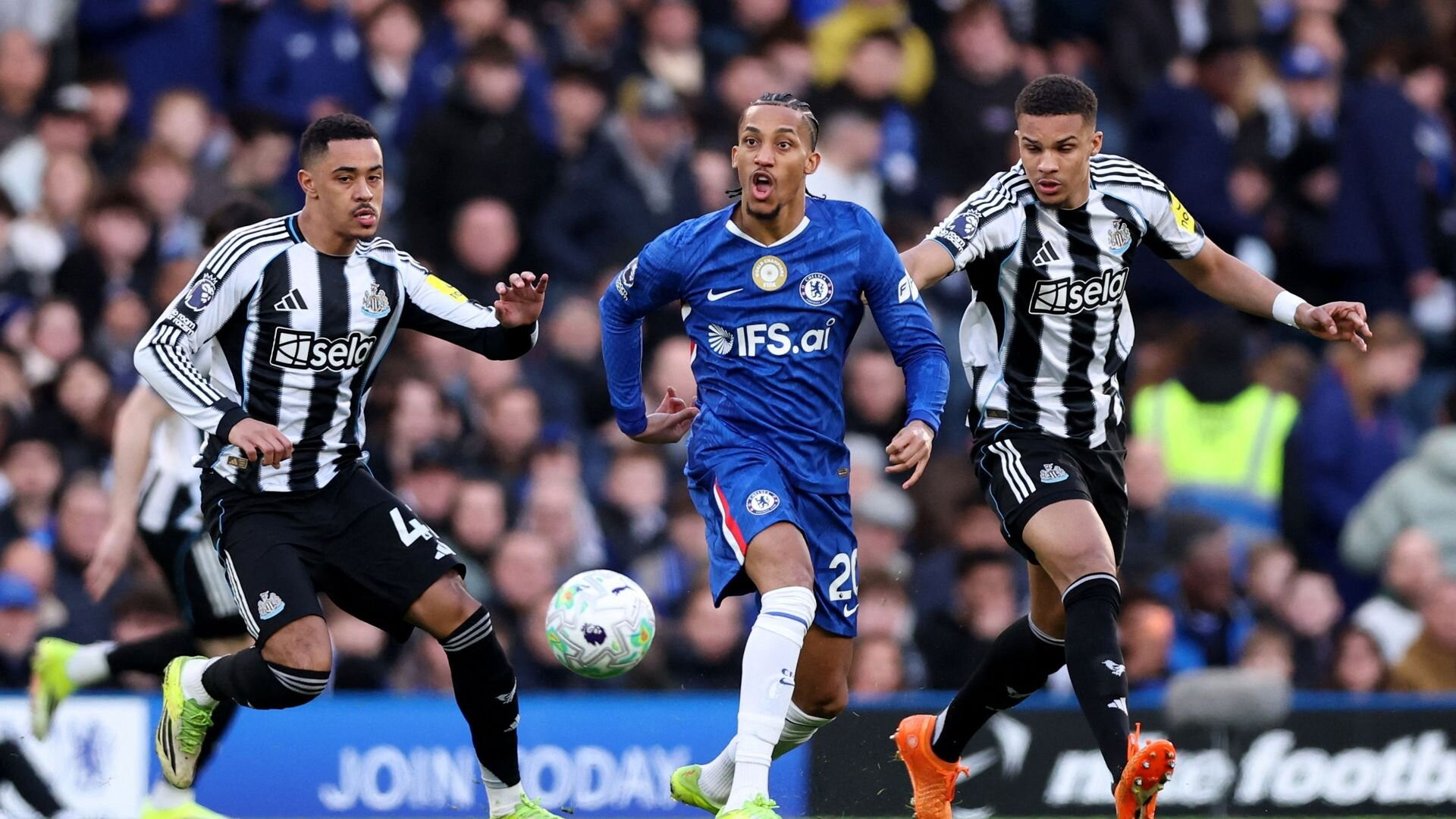 resources_premierleague_pulselive_com 2026 03 14T173335Z_1931142568_UP1EM3E1CRYIJ_RTRMADP_3_SOCCER ENGLAND CHE NEW.jpg