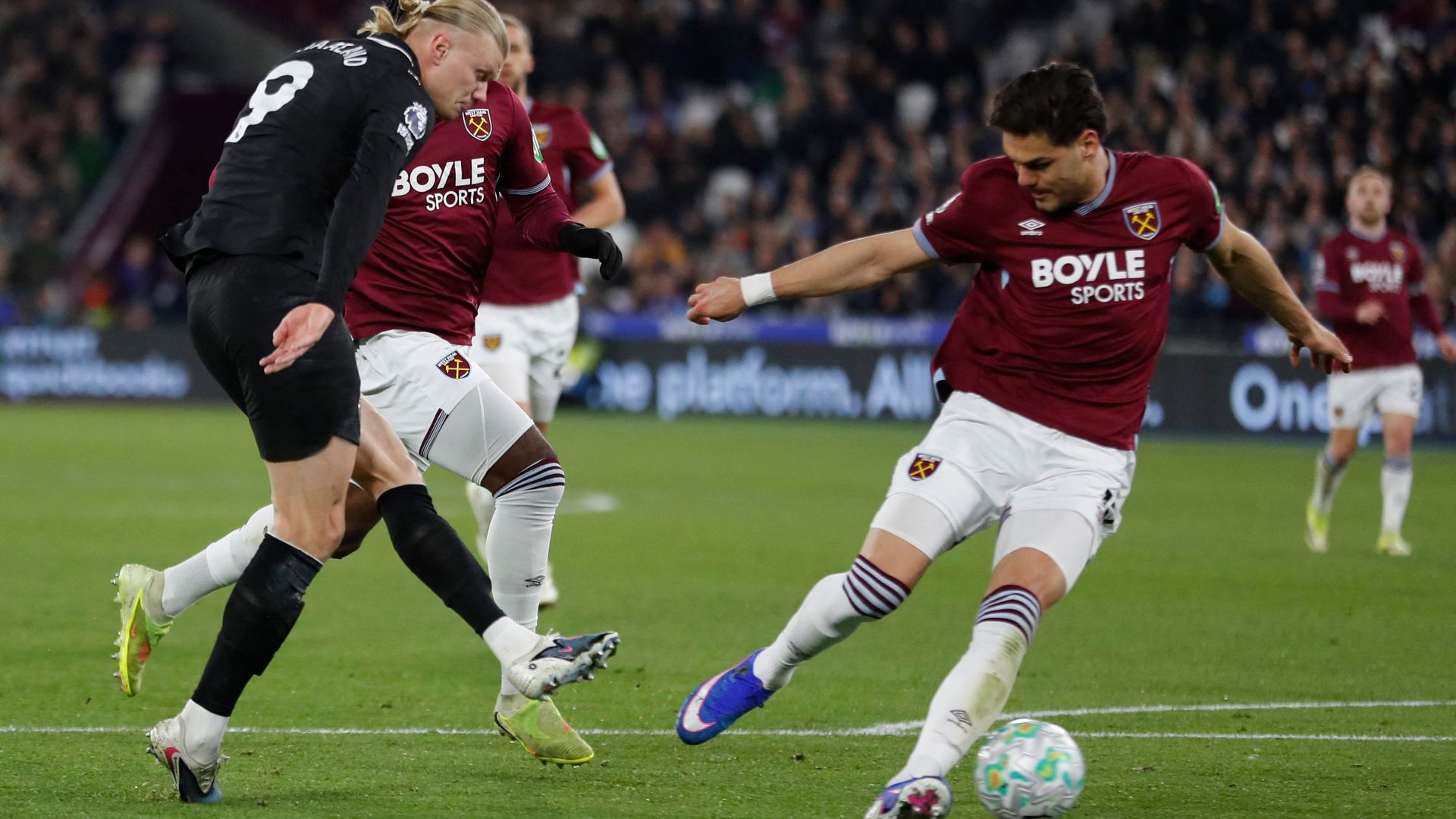 resources_premierleague_pulselive_com 2266046978 (1).jpg