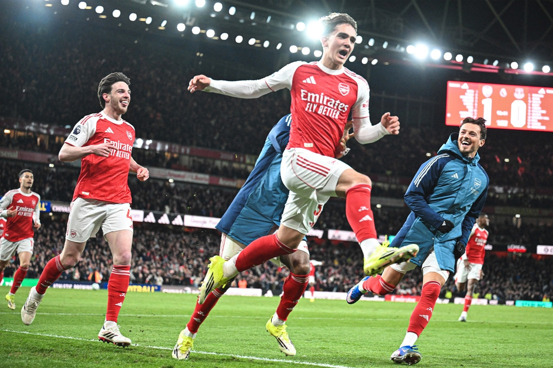 'Thần đồng' 16 tuổi giúp Arsenal thắng nghẹt thở Everton