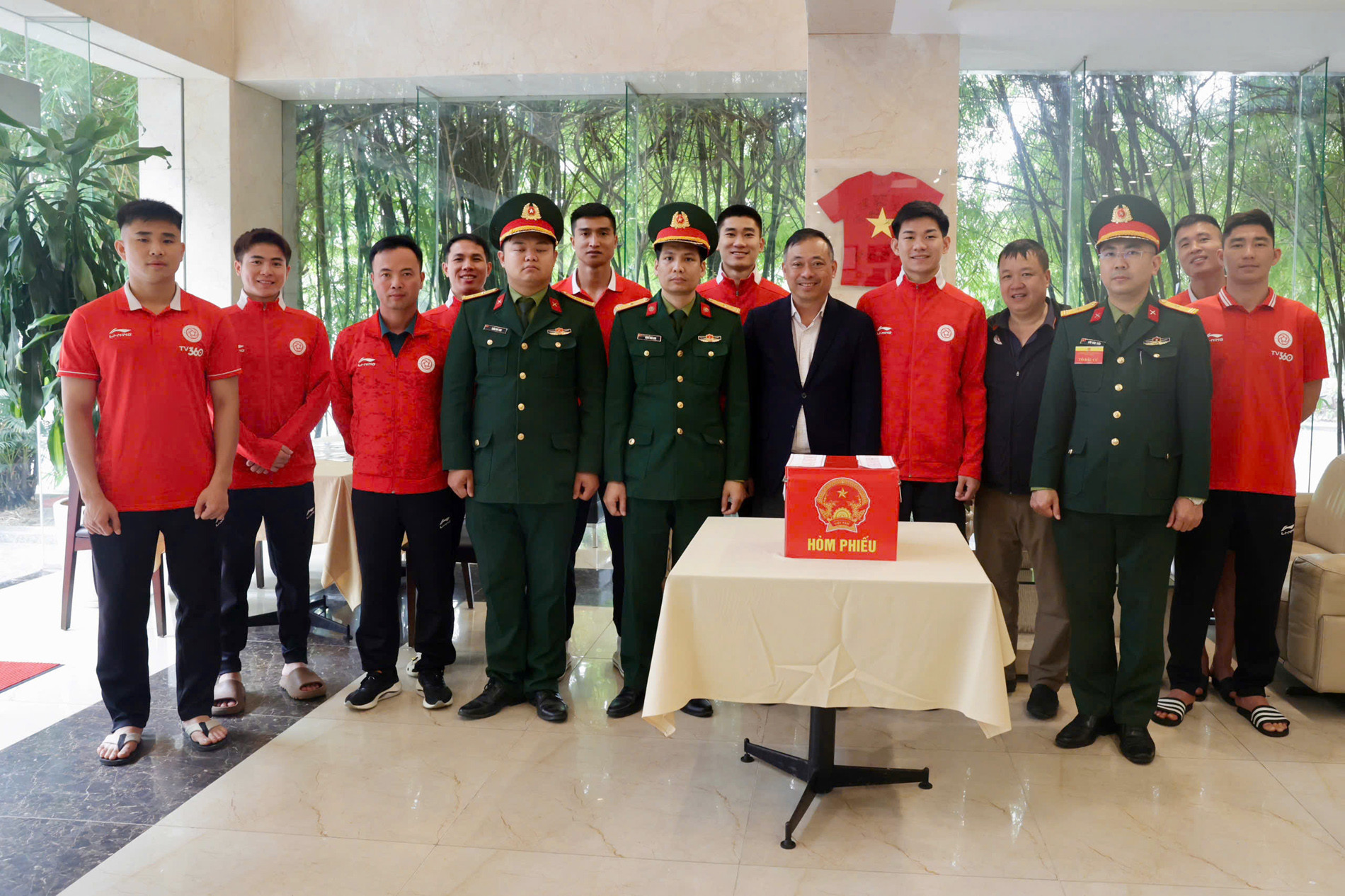 the cong viettel.jpg