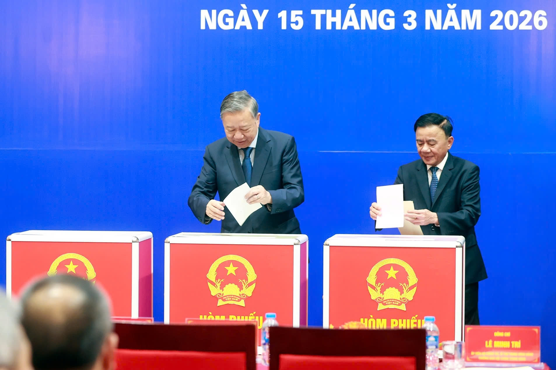 Tổng Bí thư Tô Lâm bỏ phiếu bầu cử tại phường Ba Đình