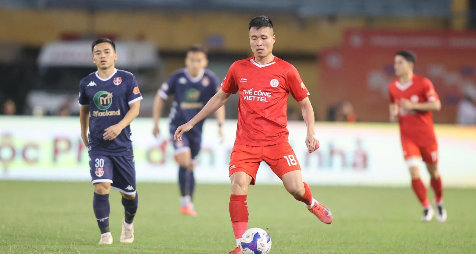 Trực tiếp bóng đá Thể Công Viettel 0-0 Hải Phòng: Ăn miếng trả miếng