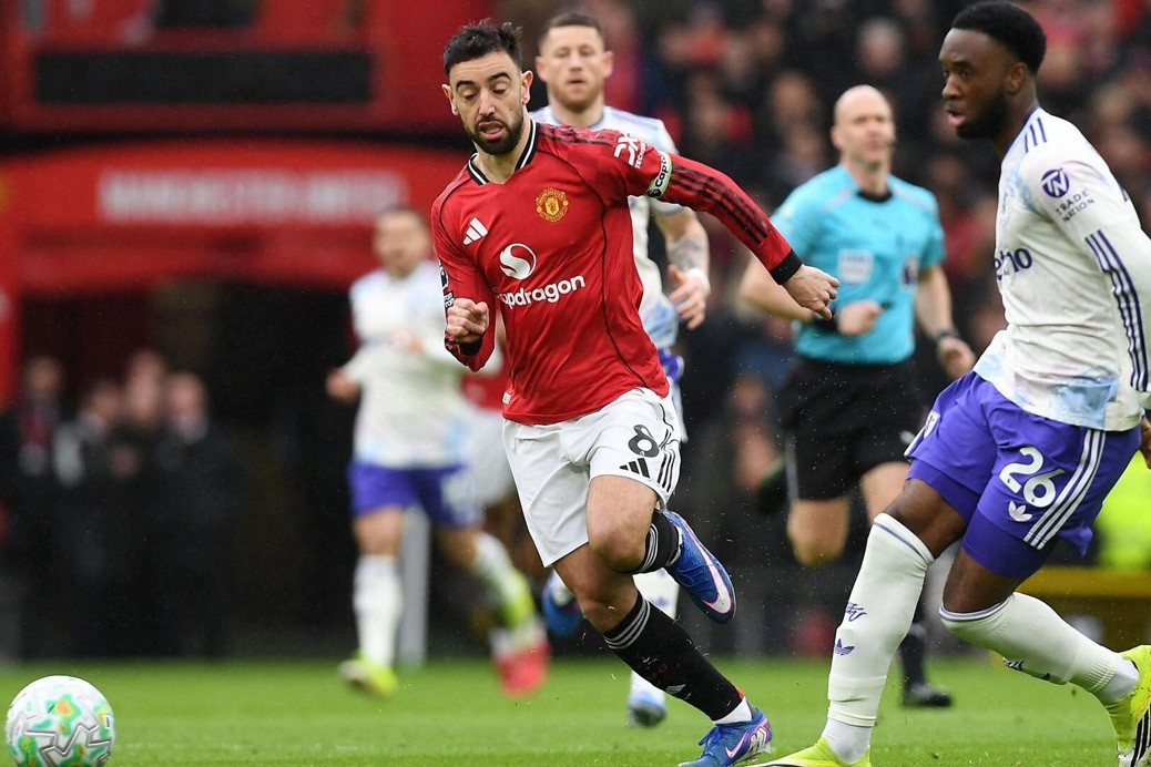 Trực tiếp MU 0-0 Aston Villa: Martinez cứu thua xuất sắc (H1)