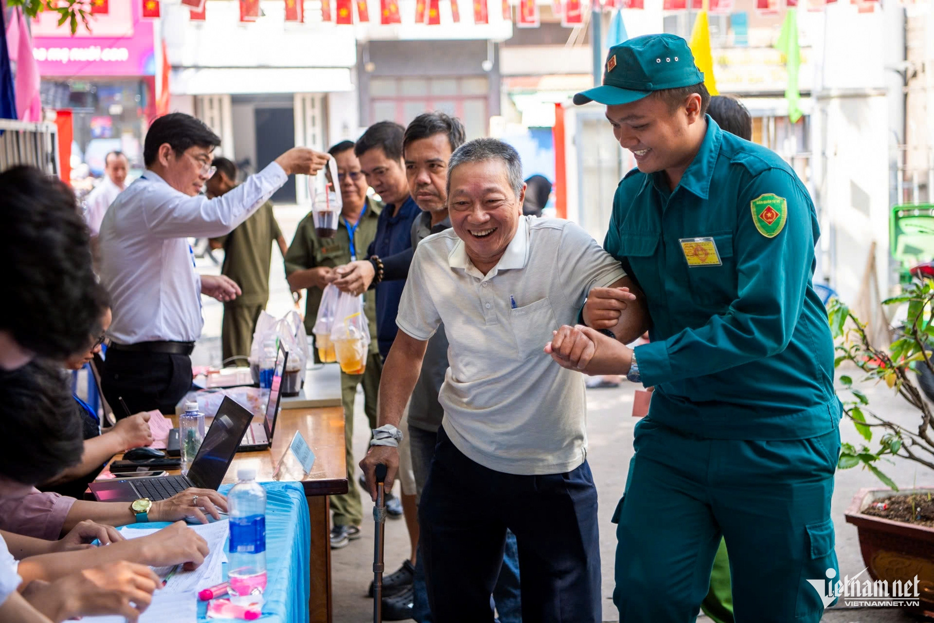 W-bầu cử TPHCM 13.jpg