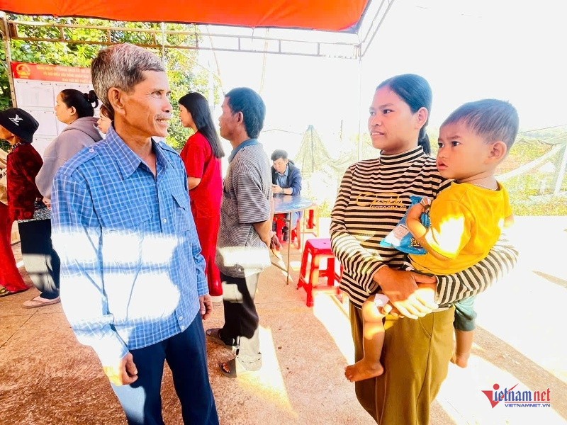 W-Cử tri “gốc ngoại” tham gia bầu cử 4.jpg