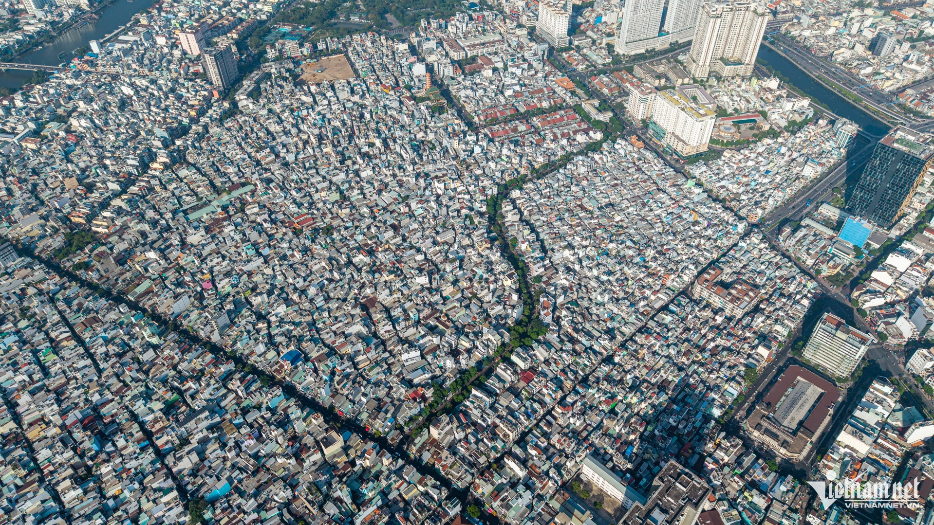 W-Đường Nguyễn Tất Thành sáng Tuấn Hùng 37.jpg