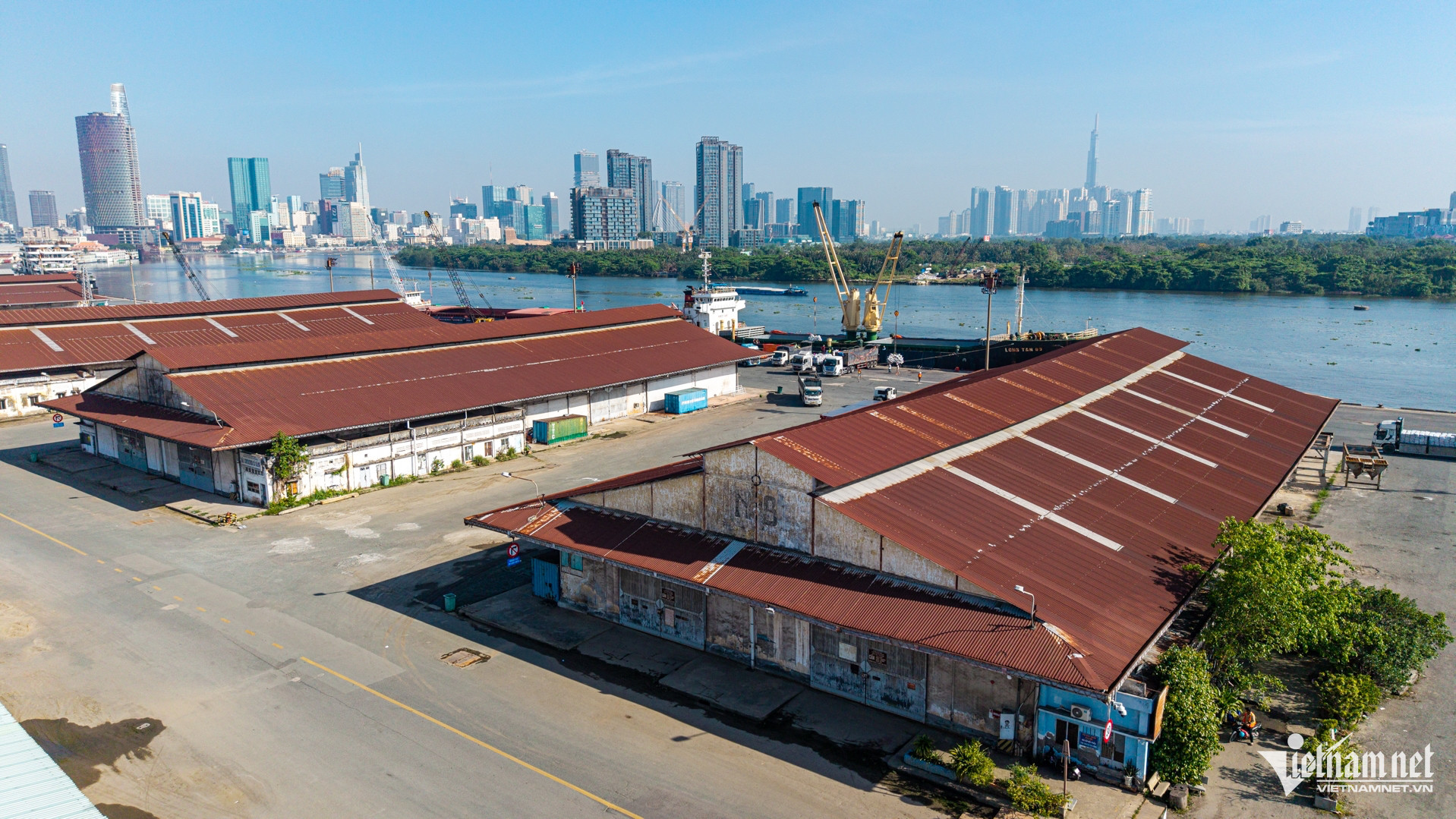 W-Đường Nguyễn Tất Thành sáng Tuấn Hùng 41.jpg