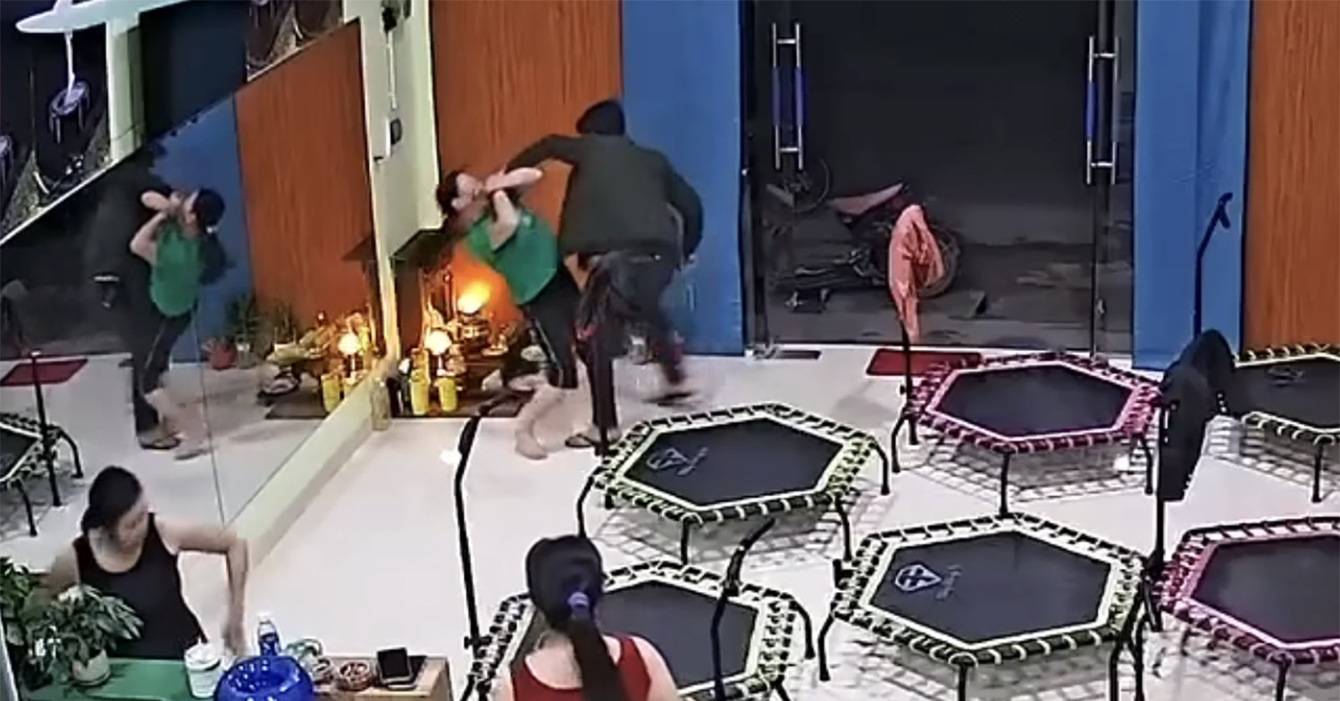 Xác minh clip người đàn ông bịt mặt xông vào phòng tập giật dây chuyền phụ nữ