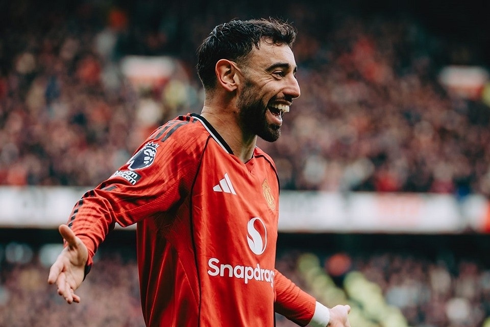 Bruno Fernandes tiết lộ chiêu giúp MU thắng giòn Aston Villa