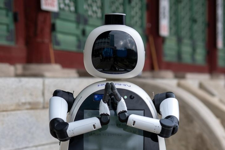  Cỗ máy vô tri 'thuyết pháp': Nhà sư AI đầu tiên của Hàn Quốc gây chấn động 