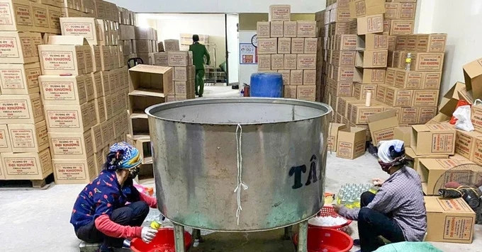 Giấm trắng làm từ axit acetic với nước có độc không?