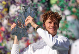 Bích Tuyền tái xuất, trầm ngâm bên Hoa khôi bóng chuyền Kim Huệ Jannik Sinner đi vào lịch sử với chức vô địch Indian Wells