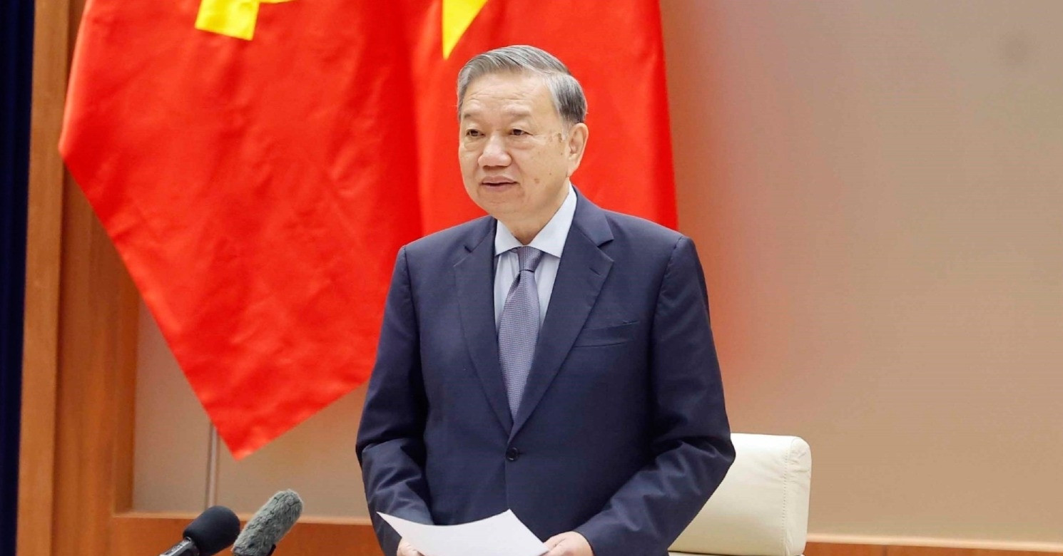 Tổng Bí thư: Xây dựng Hải Phòng thành trung tâm công nghiệp, cảng biển hiện đại