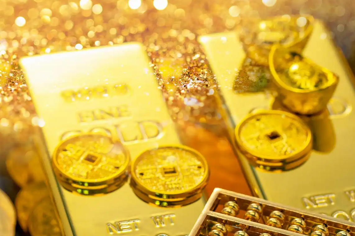 Vàng thế giới tuột dốc, vỡ mộng quan điểm 'loạn thế mua vàng'