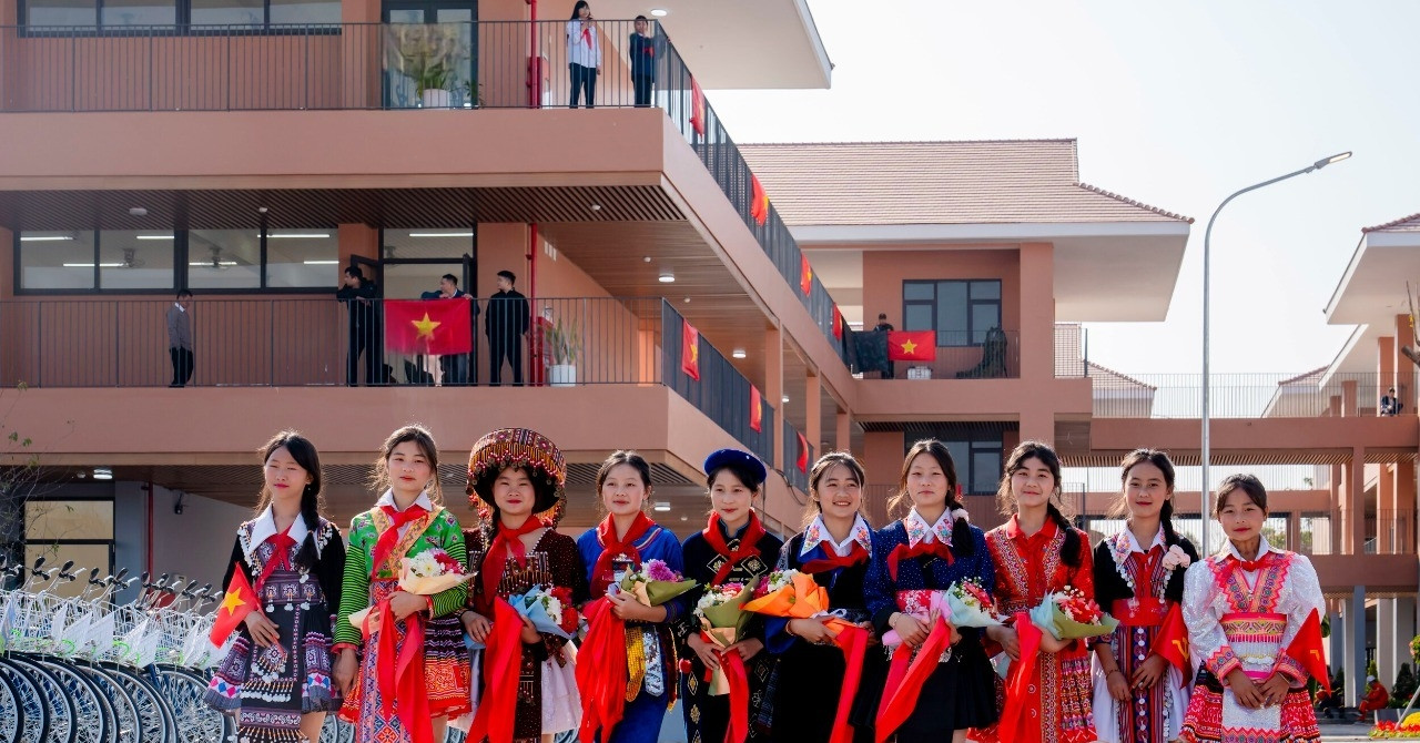 121 xã biên giới cùng dựng 'mái nhà chung' cho học trò nơi phên giậu Tổ quốc