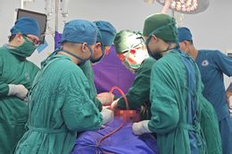 Phó giáo sư cảnh báo 'bệnh lười' tàn phá cột sống người trẻ YwAAAAAAQABAAACAUwAOw==